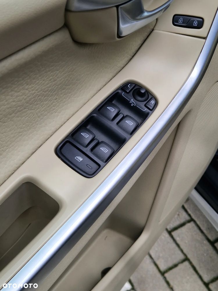 Volvo XC 60 2.4D AWD - 10