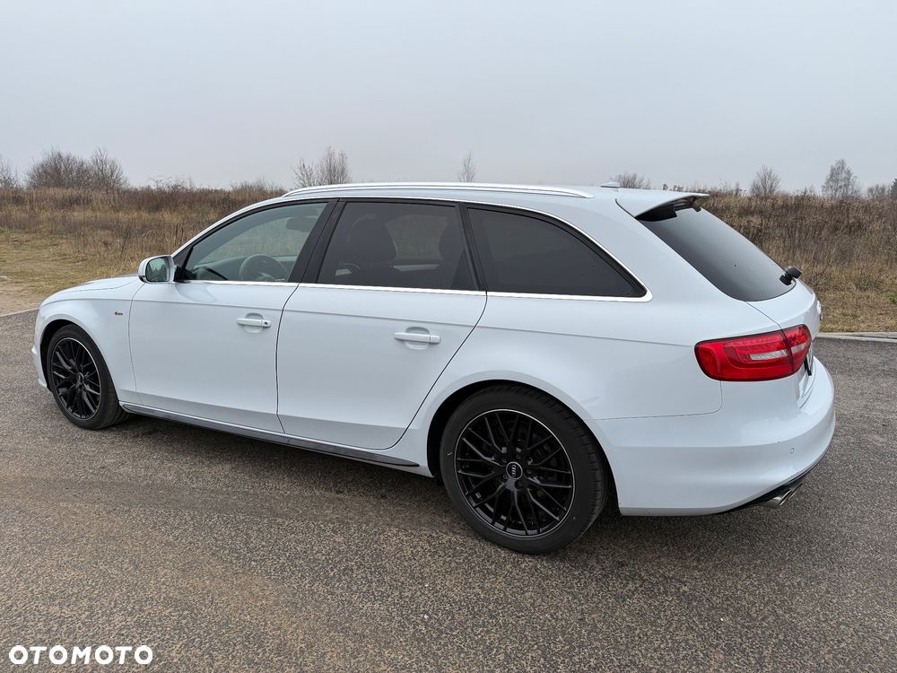 Audi A4 Avant 2.0 TDI DPF clean diesel quattro S tronic S line Sportpaket - 4