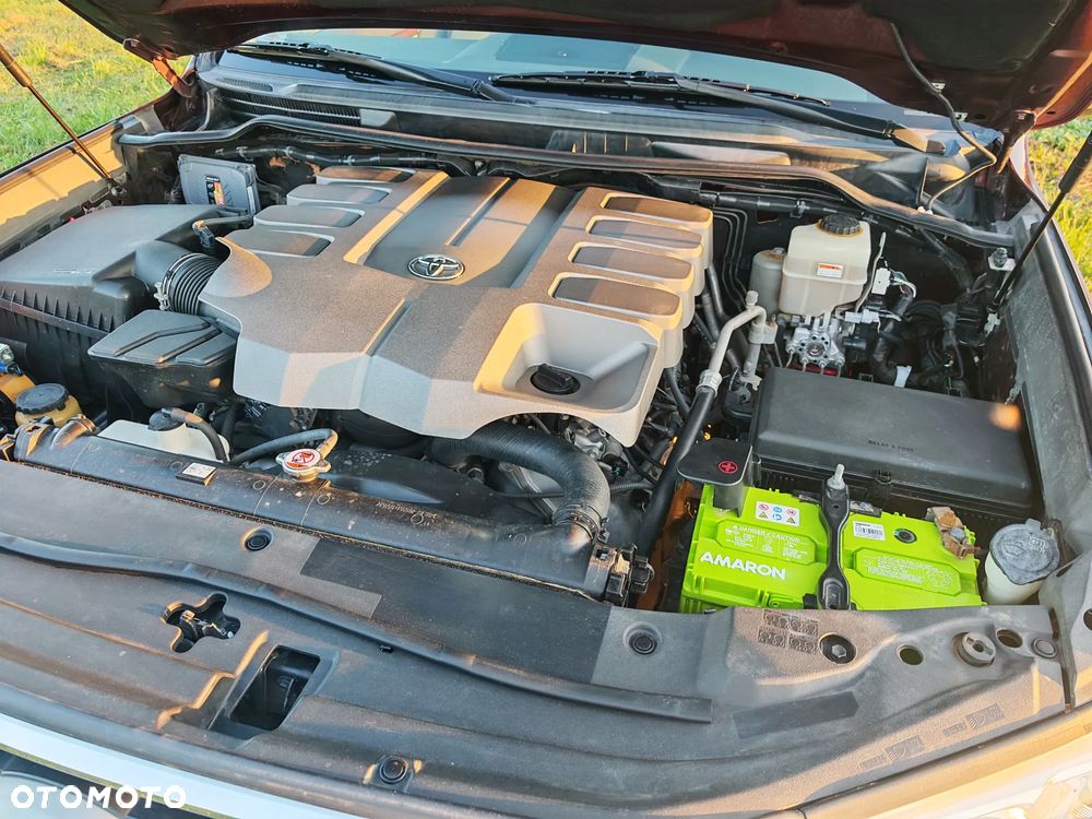 Toyota Land Cruiser - 20