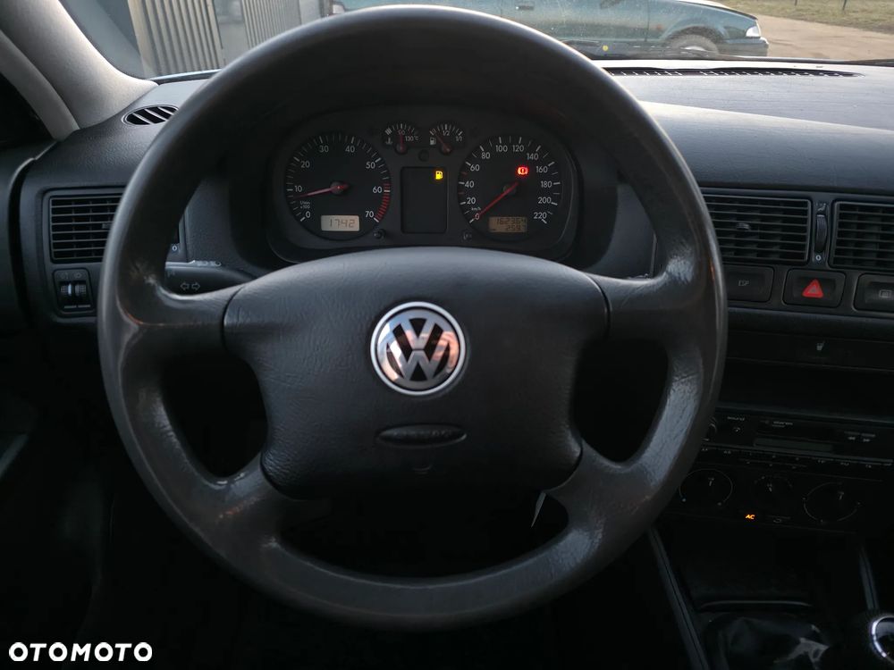 Volkswagen Golf - 11