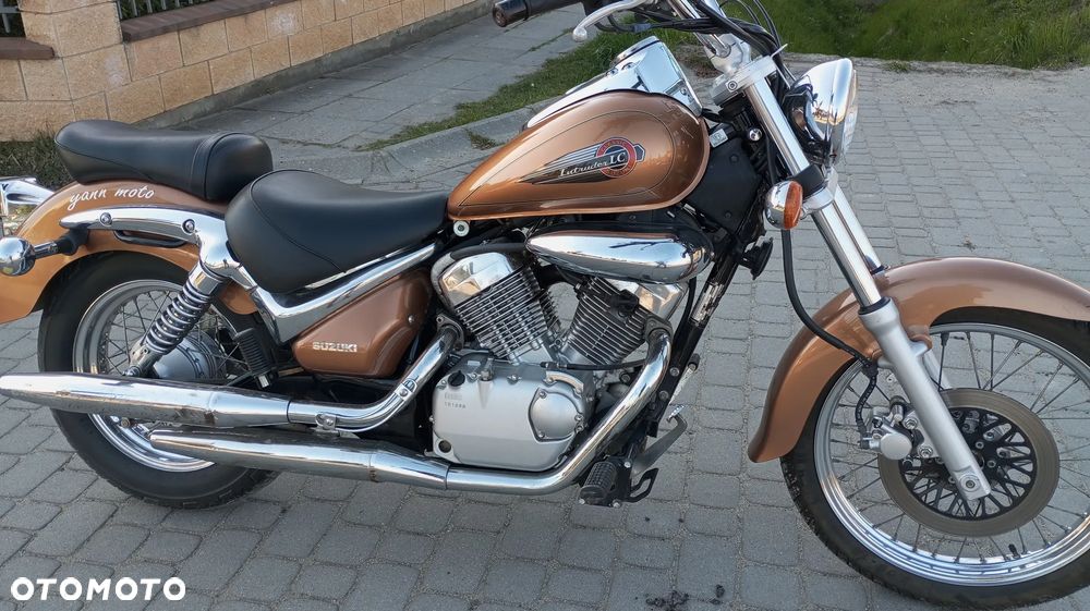 Suzuki Intruder - 11