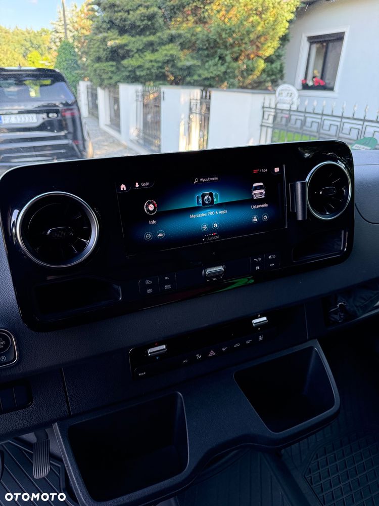 Mercedes-Benz Sprinter - 14