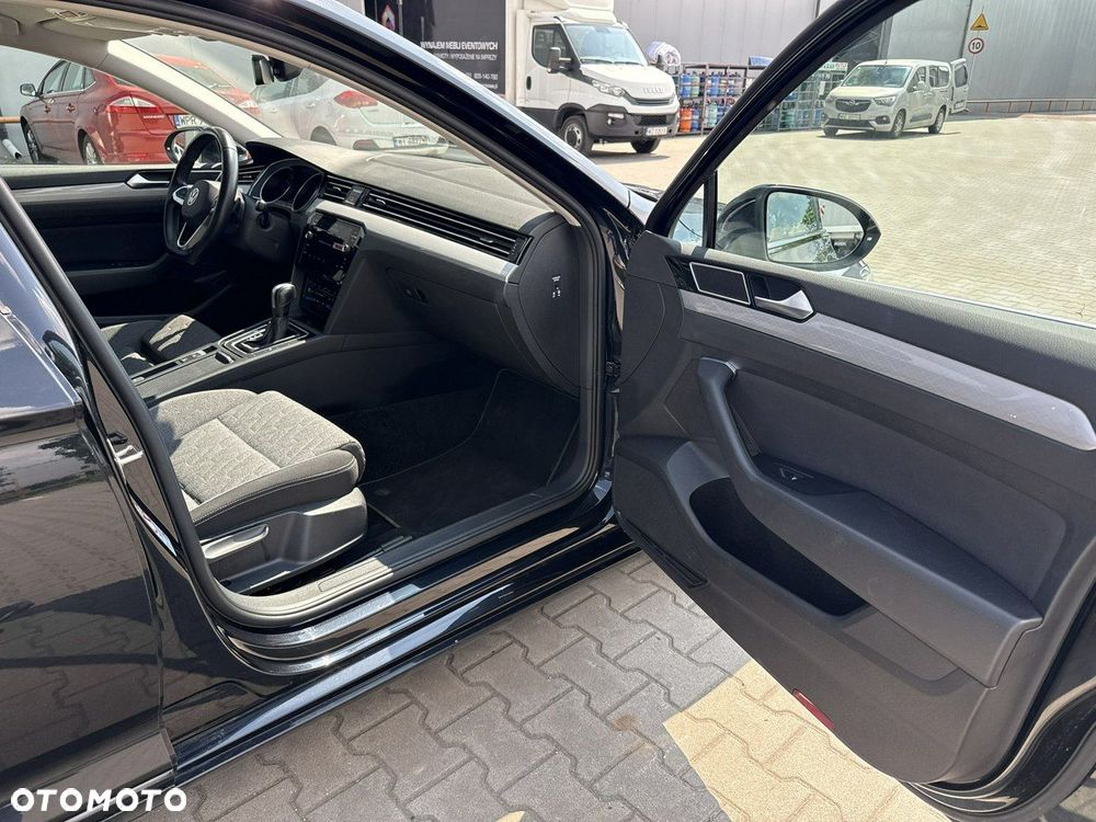 Volkswagen Passat - 19