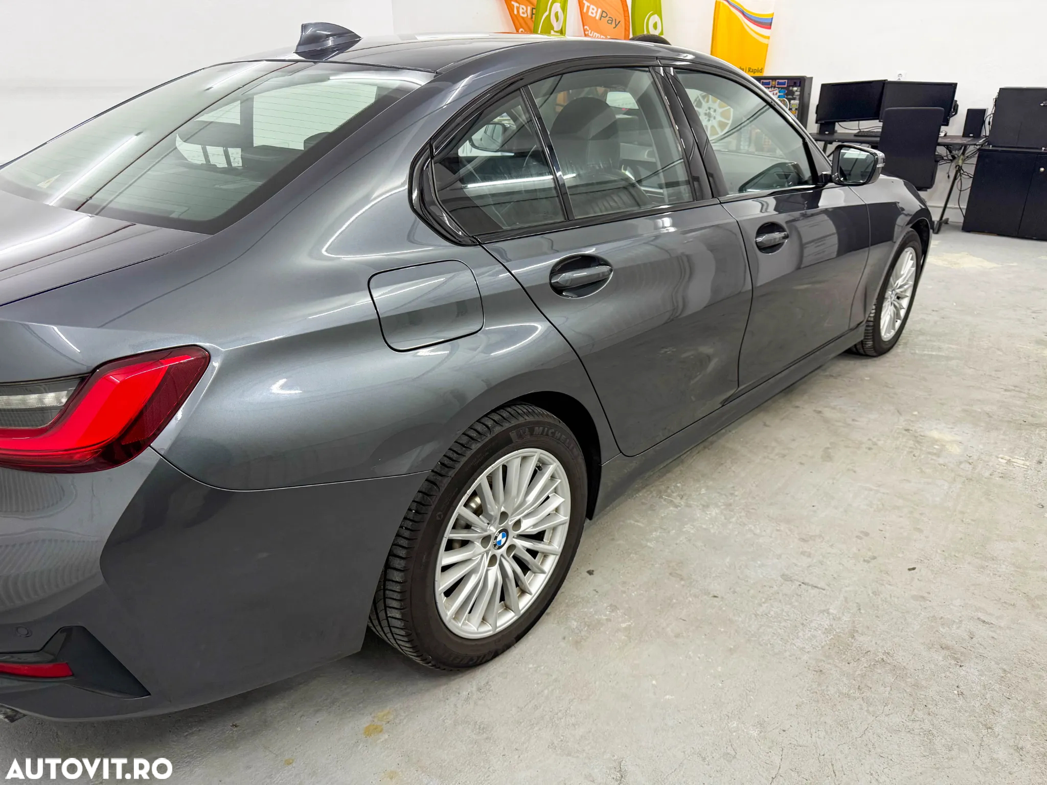 BMW Seria 3 330e Aut. Sport Line - 14