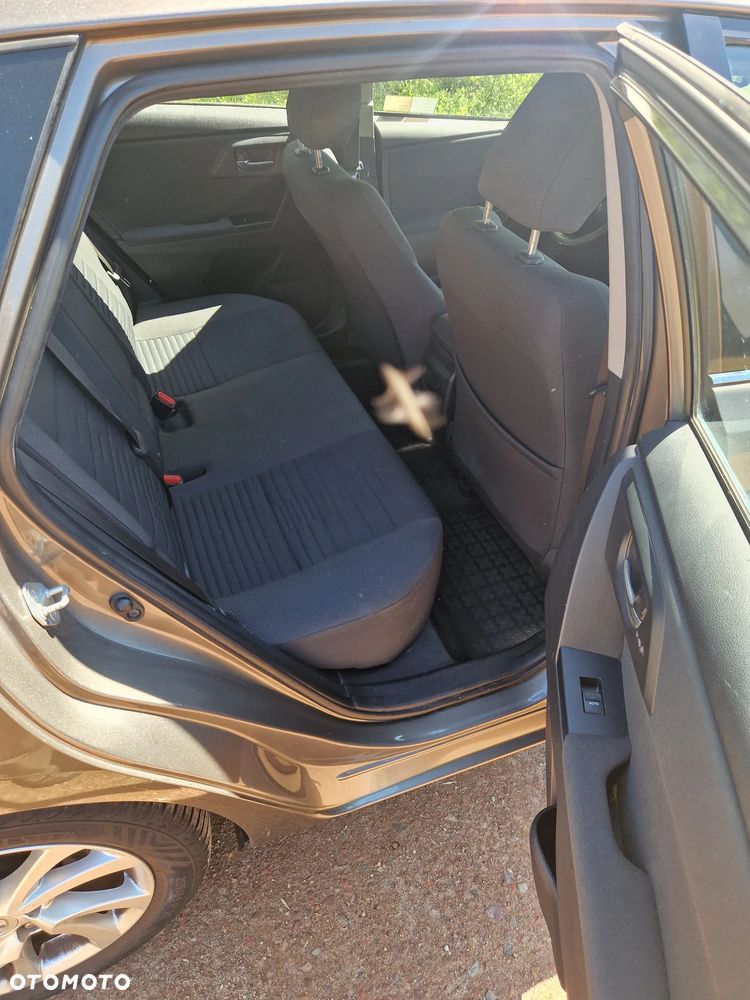 Toyota Auris 1.6 Premium - 8