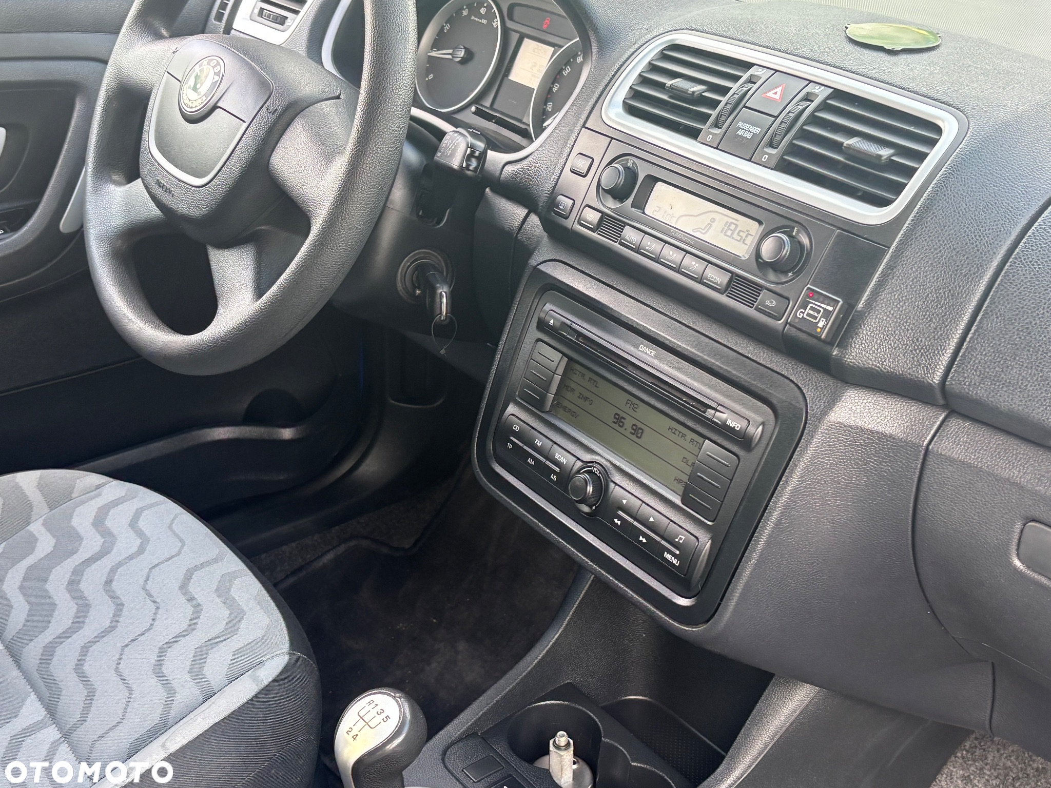 Skoda Fabia 1.2 HTP COOL Edition - 27