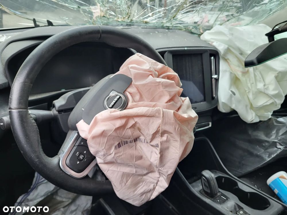 Volvo XC 40 T3 Geartronic Momentum - 9