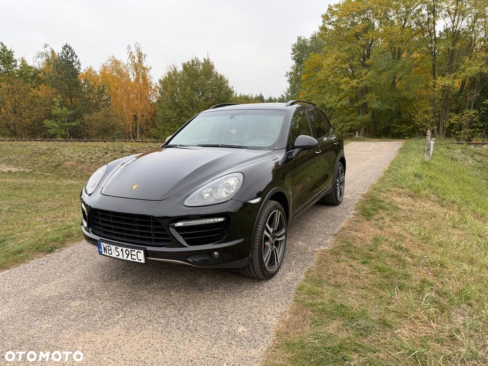 Porsche Cayenne 2012 photo 2