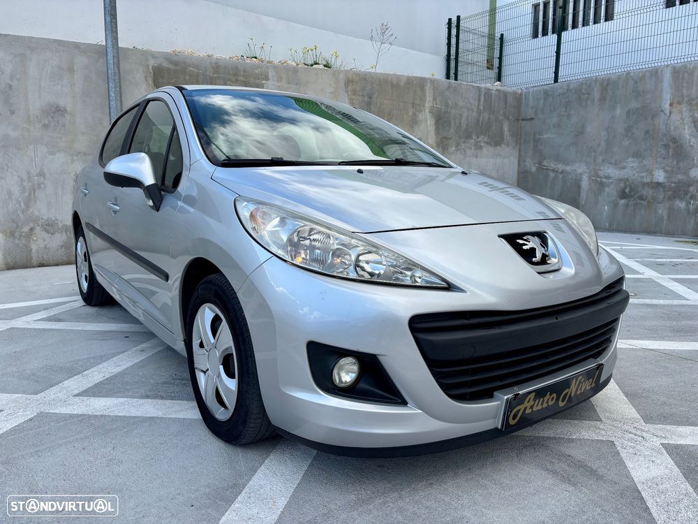 Peugeot 207 1.4 16V Trendy - 9