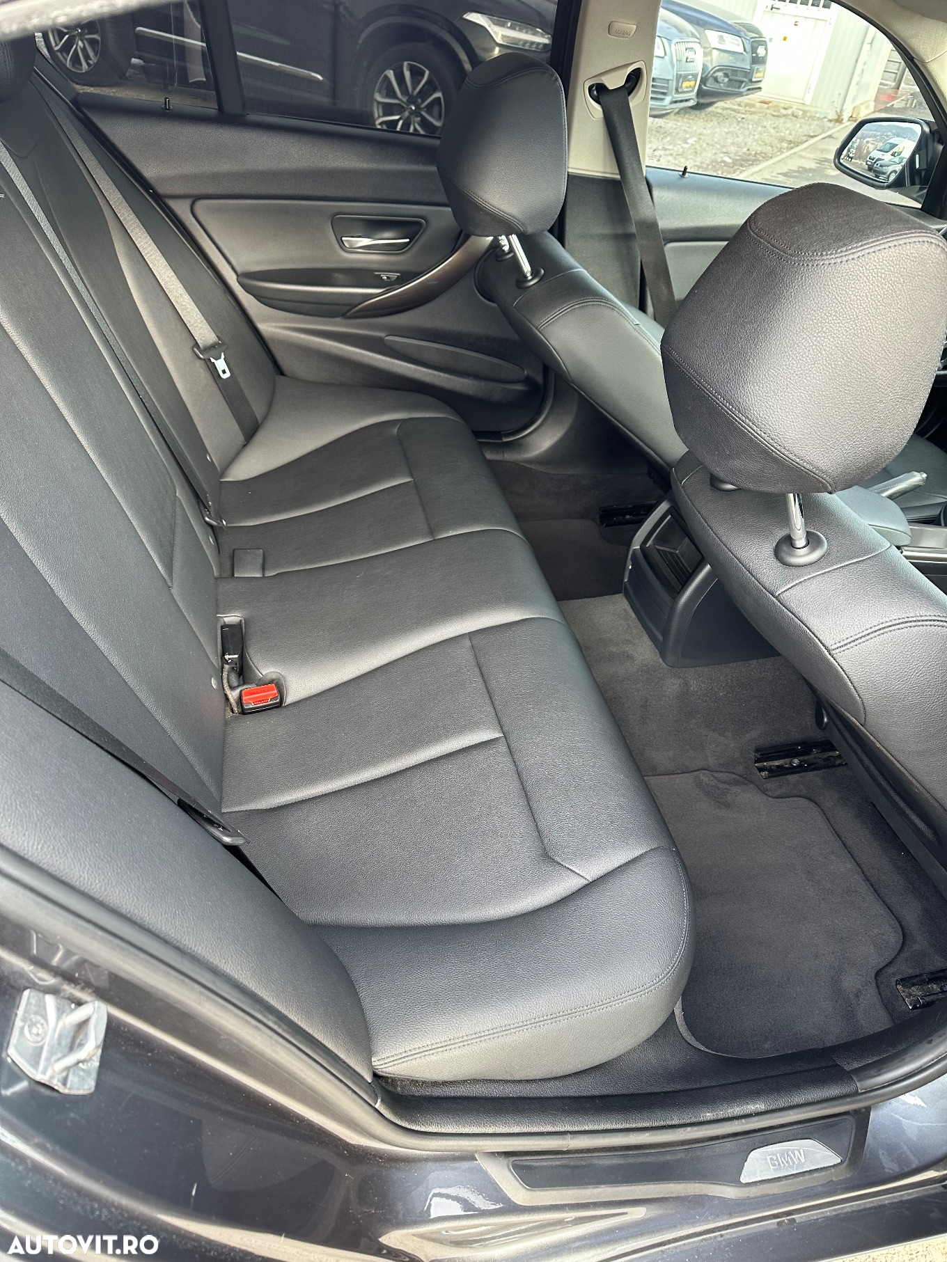 BMW Seria 3 318d - 17