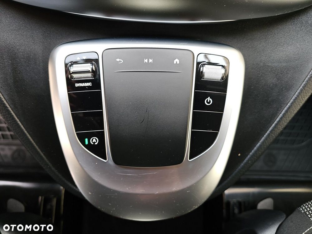 Mercedes-Benz Klasa V - 28