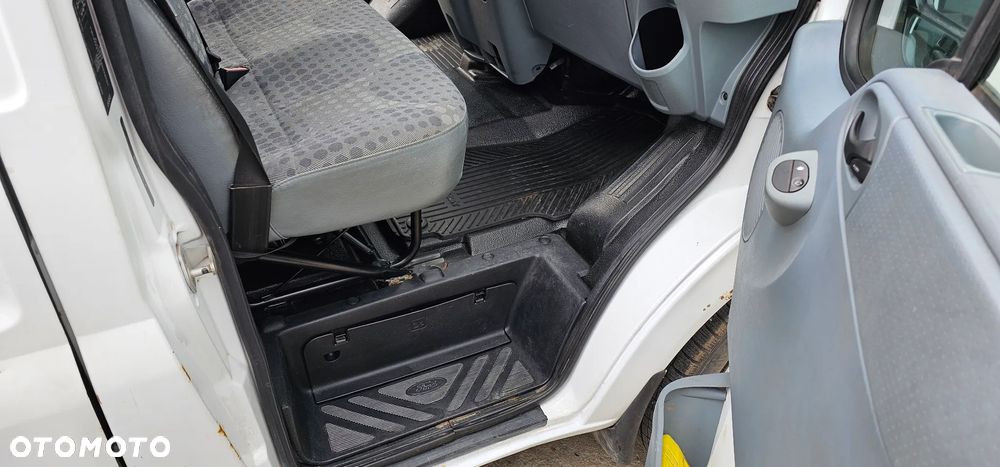 Ford Transit - 12