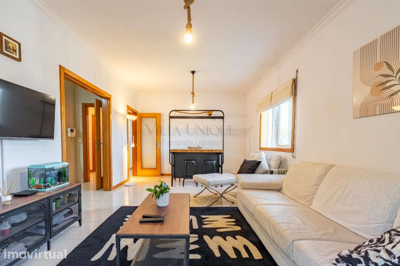 Apartamento T3 com Varanda e Garagem na cave para 2 carros em Fornos - Grande imagem: 2/30