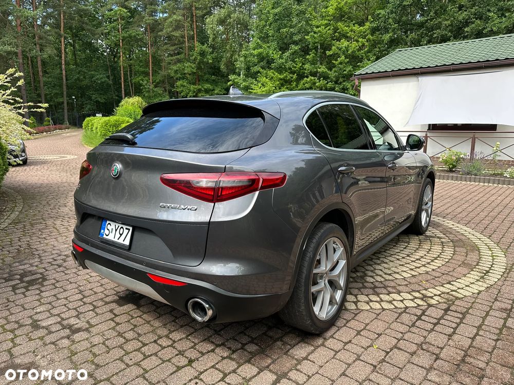 Alfa Romeo Stelvio 2.0 Turbo 16V AT8-Q4 Super - 3