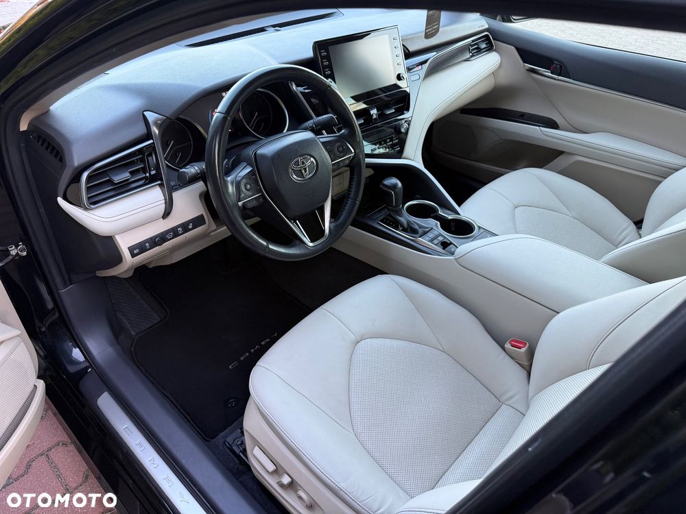 Toyota Camry 2.5 Hybrid Executive CVT - 21