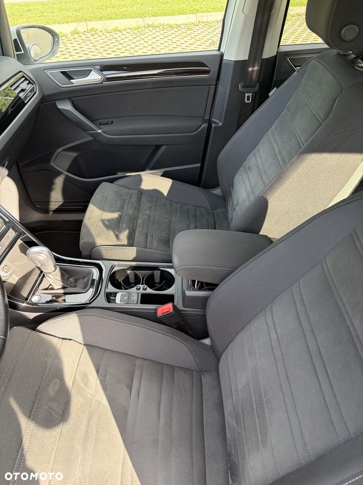 Volkswagen Touran - 29