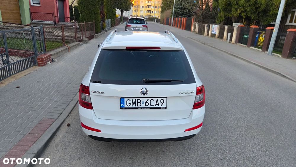 Skoda Octavia 1.6 TDI DPF DSG Elegance - 18