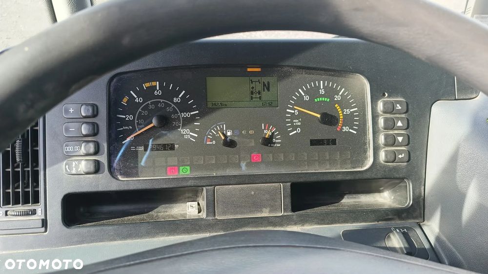 Mercedes-Benz ECONIC 2633 - 8