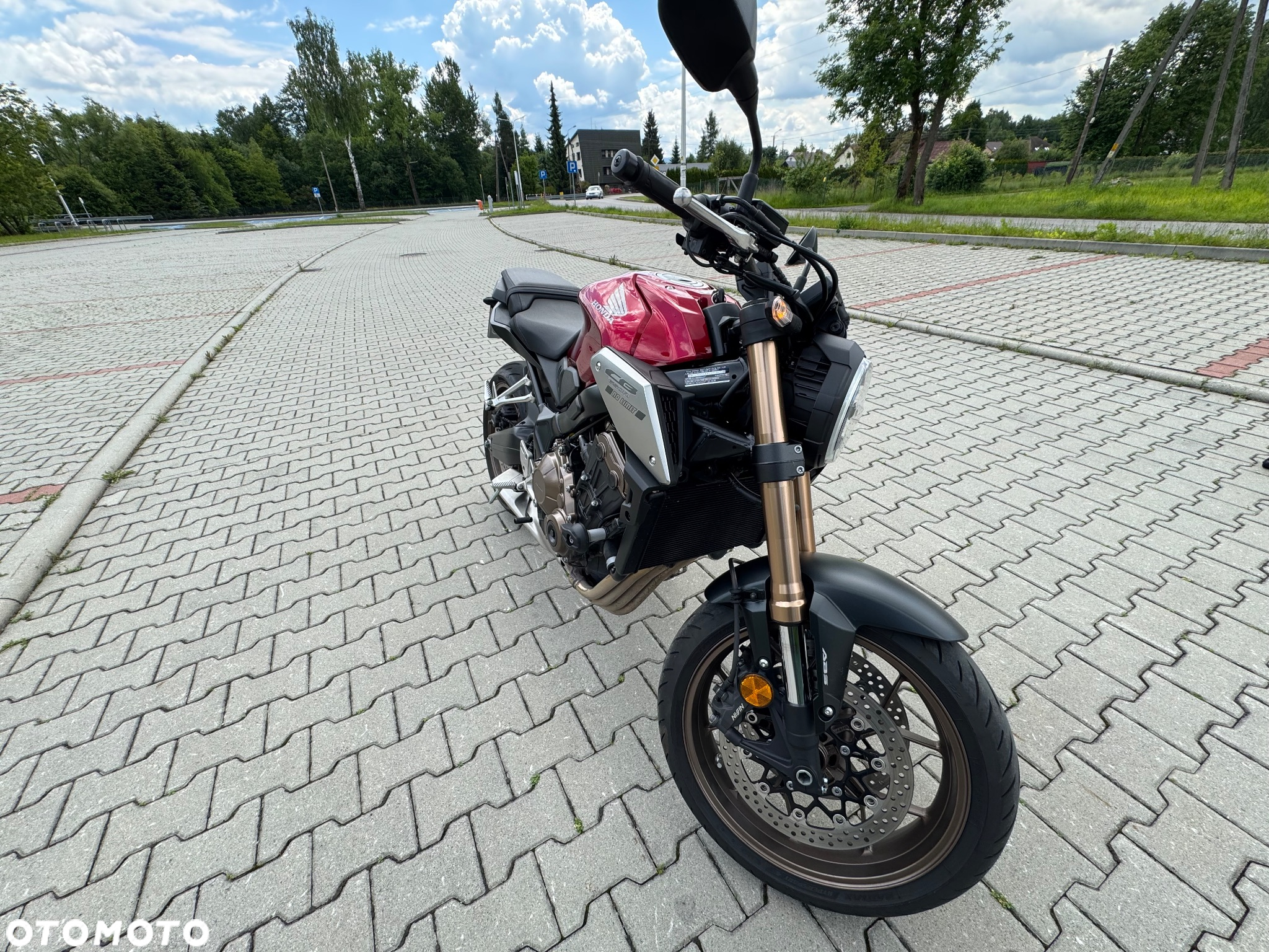 Honda CB - 12
