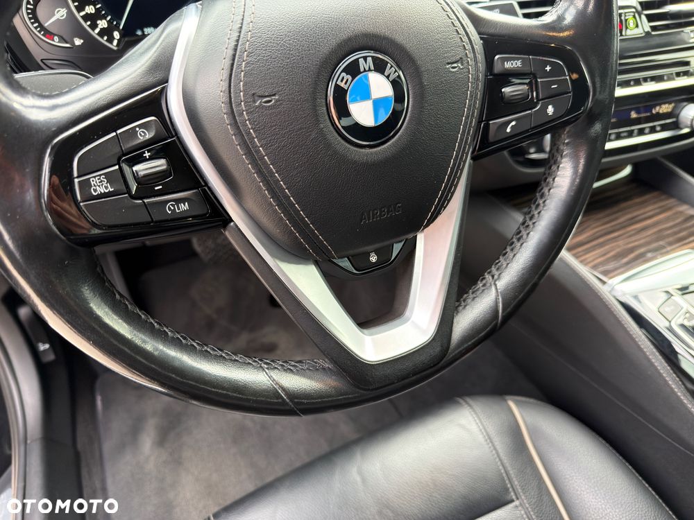 BMW Seria 5 530d xDrive Luxury Line - 23