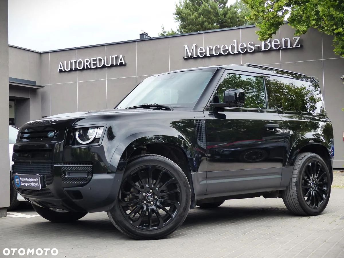 Land Rover Defender - 1