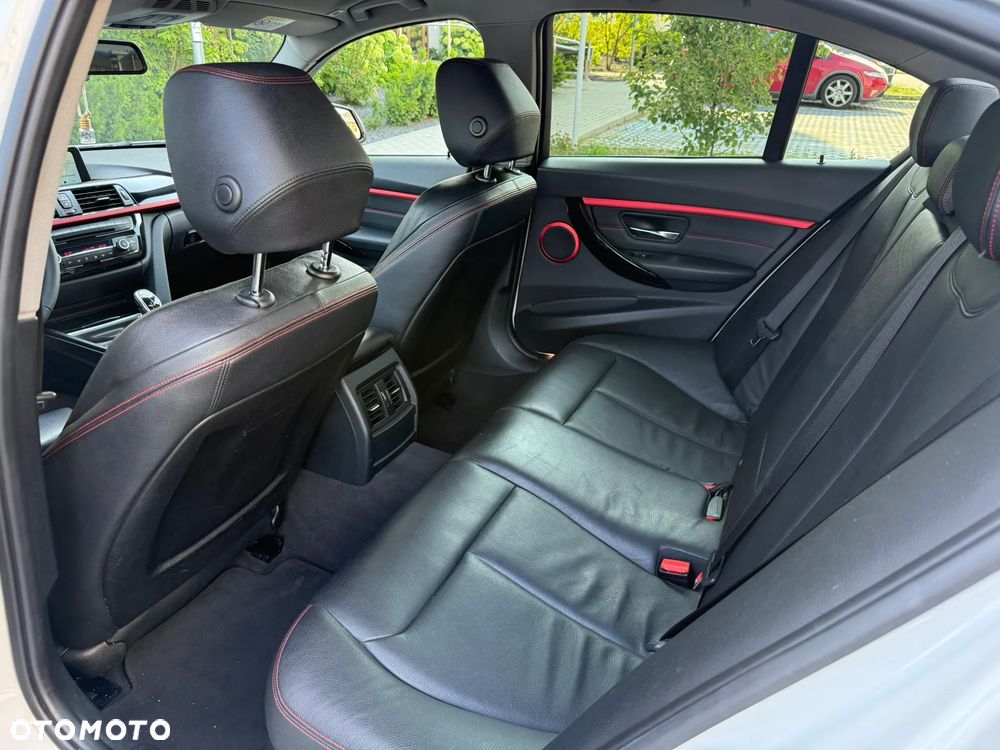 BMW Seria 3 320d Efficient Dynamics Sport Line - 9