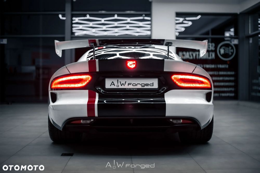 Dodge Viper - 12