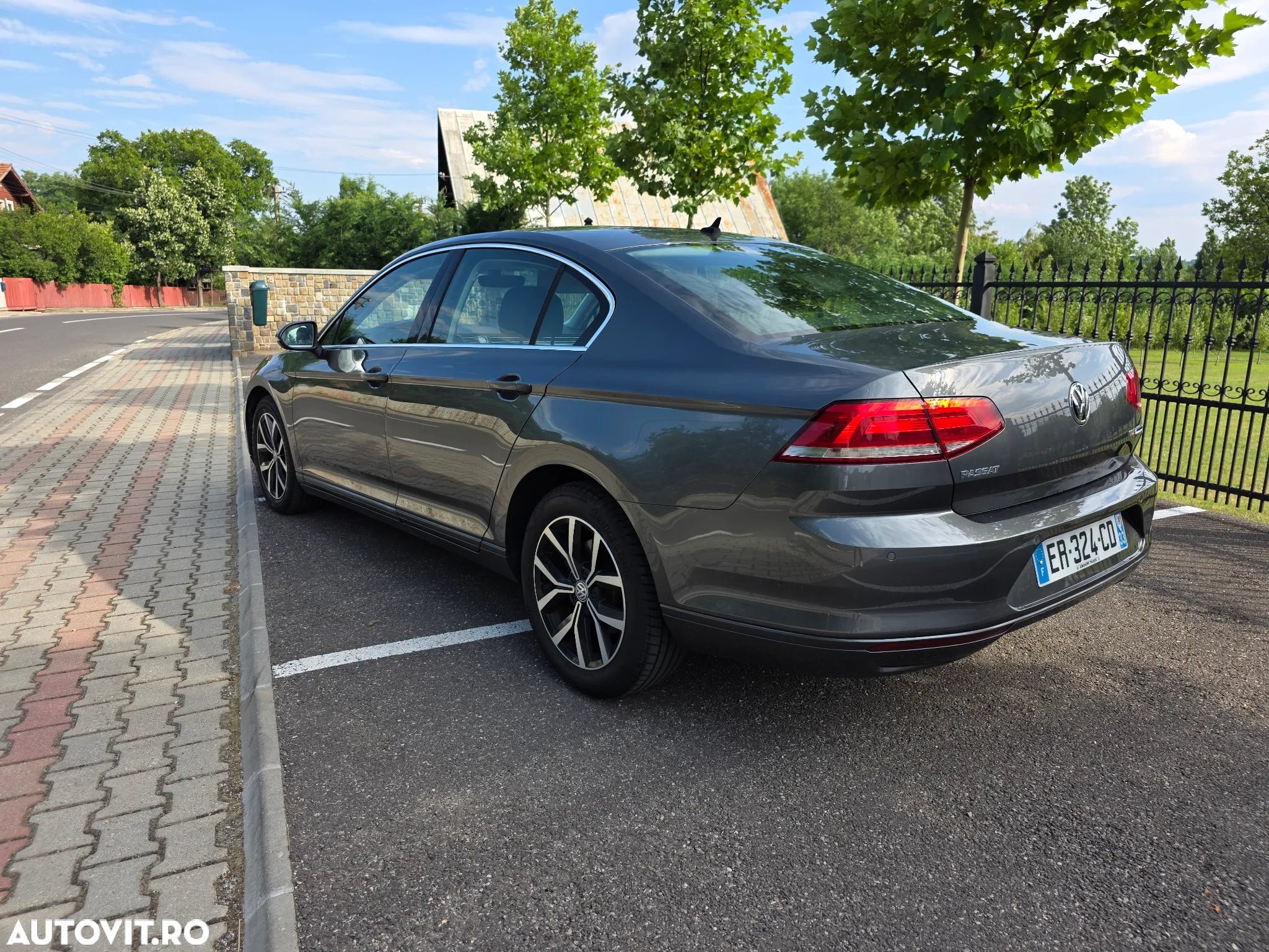Volkswagen Passat 1.6 TDI (BlueMotion Technology) DSG Trendline - 17
