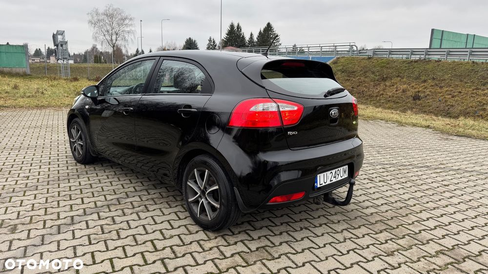 Kia Rio - 7
