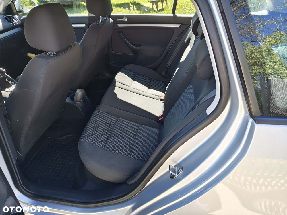 Volkswagen Golf 1.6 TDI Comfortline - 10