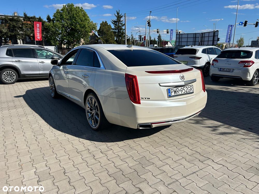 Cadillac XTS - 10