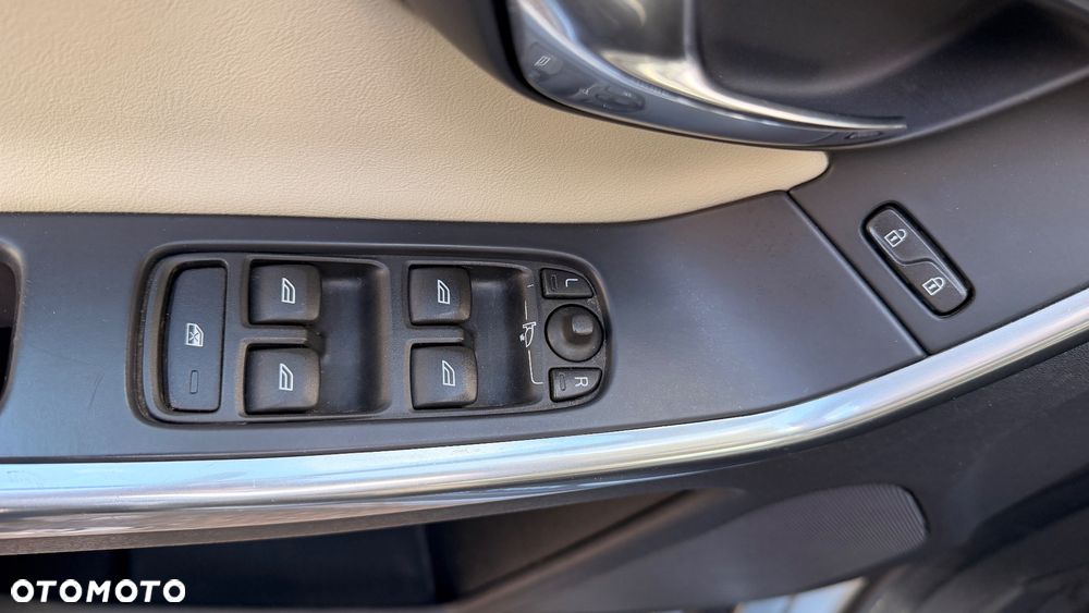 Volvo XC 60 D4 Geartronic Summum - 25