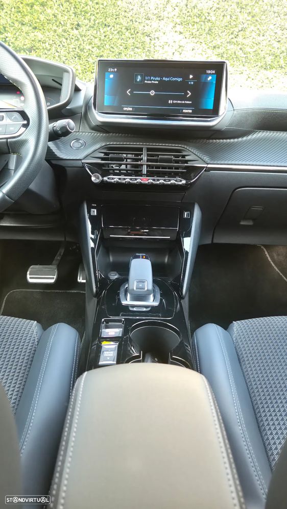 Peugeot 2008 1.2 PureTech GT EAT8 - 15