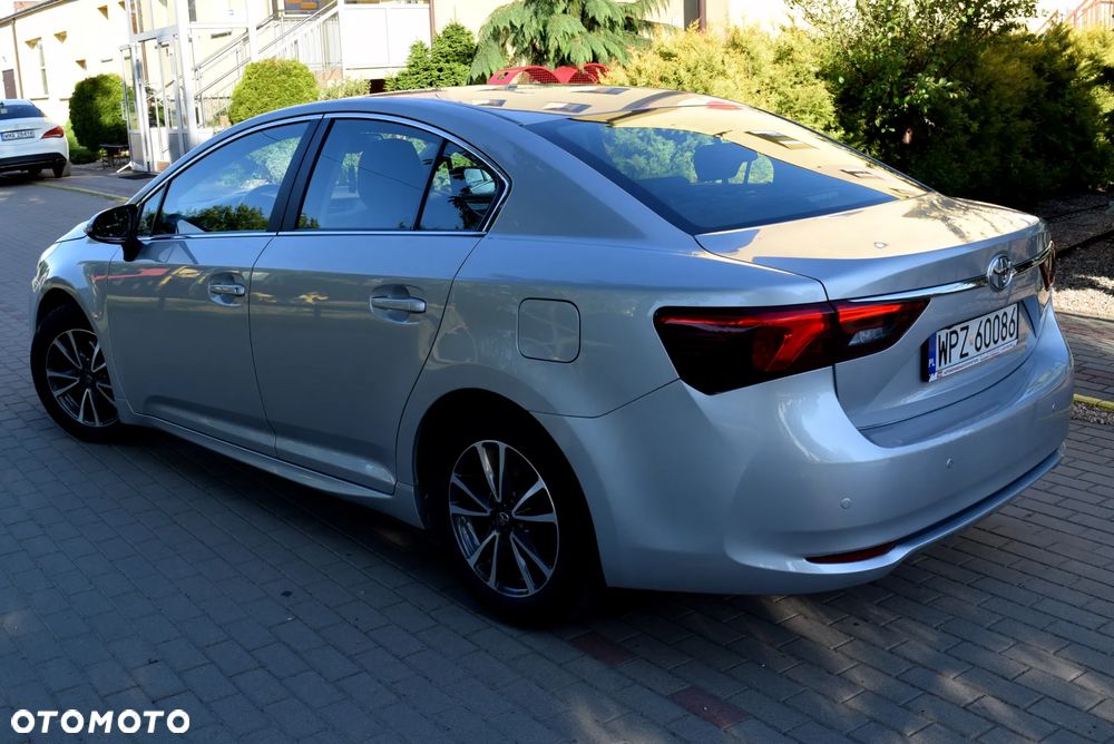 Toyota Avensis 2.0 Premium MS - 3