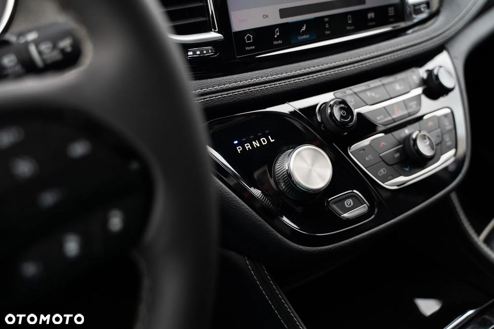 Chrysler Pacifica - 13