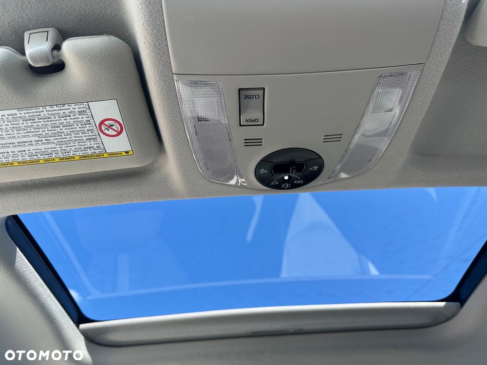 Toyota Prius (Hybrid) Executive - 18