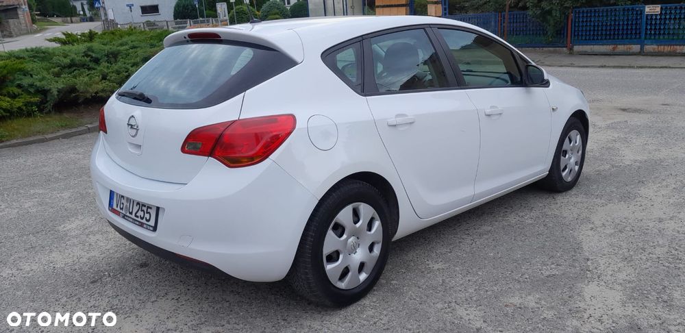 Opel Astra - 8