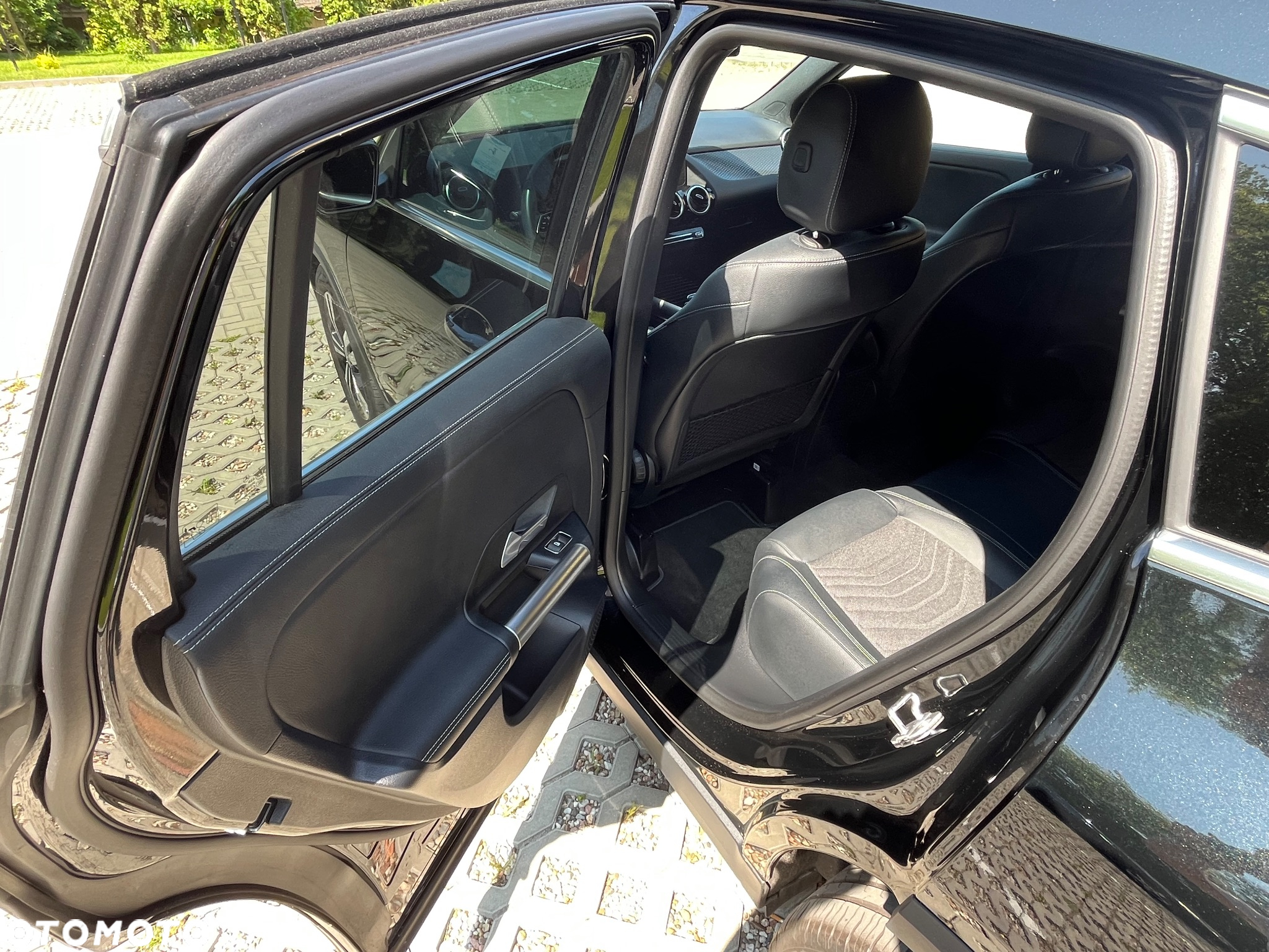 Mercedes-Benz GLA 180 d 8G-DCT - 16