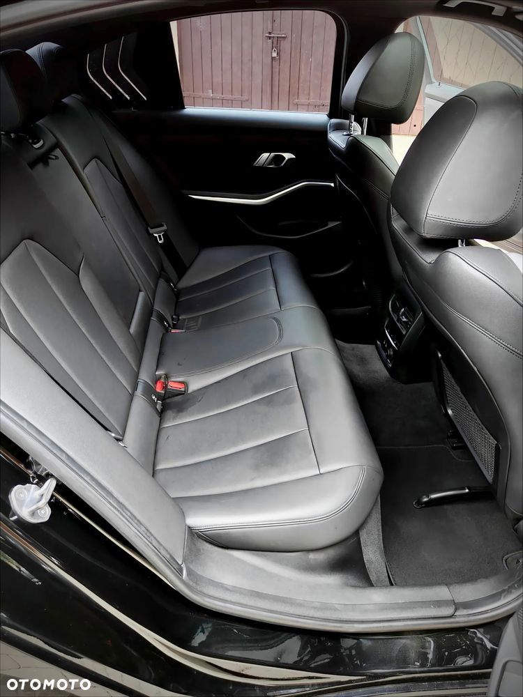 BMW Seria 3 330i Advantage sport - 15