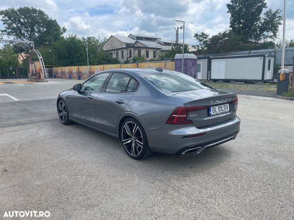 Volvo S60 T5 R-Design - 5
