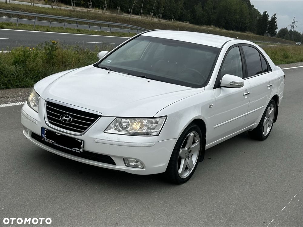 Hyundai Sonata - 1