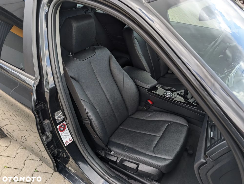 BMW Seria 3 318d Edition Luxury Line Purity - 35