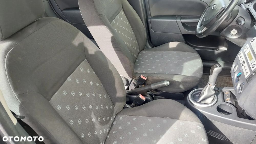 Ford Fiesta 1.3 - 8
