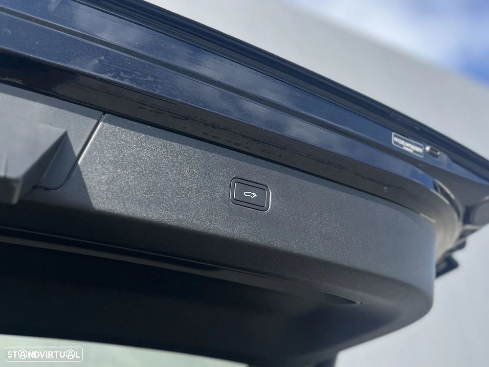 Volvo EX30 69 kWh Single Motor Extended Range Black Edition - 13