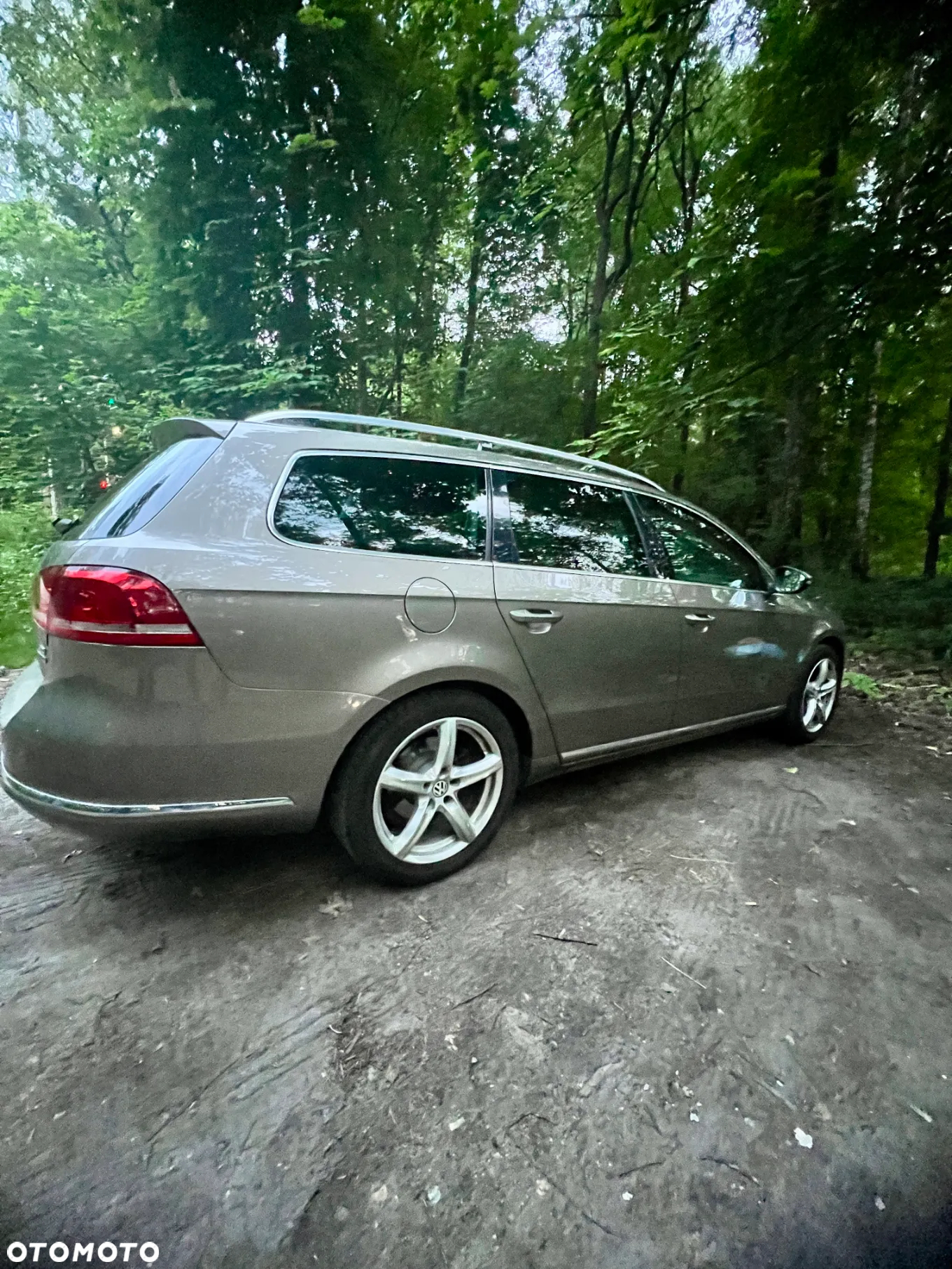 Volkswagen Passat Variant 1.6 TDI BlueMotion Technology Comfortline - 8