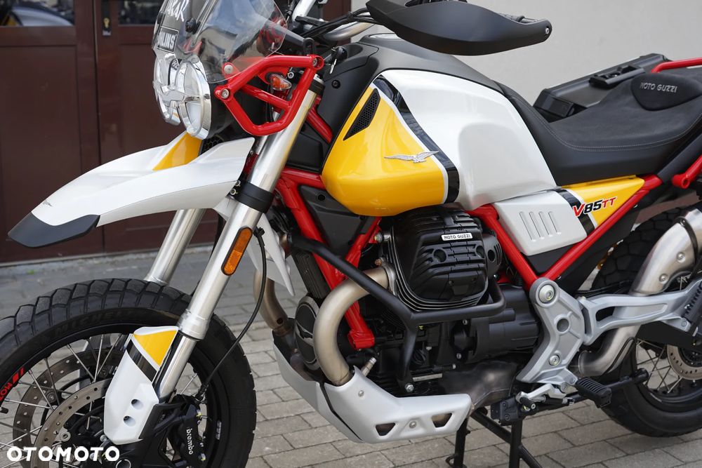 Moto Guzzi V85 - 30