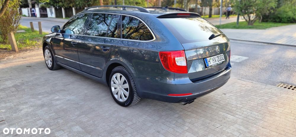 Skoda Superb 2.0 TDI DSG Exclusive - 5