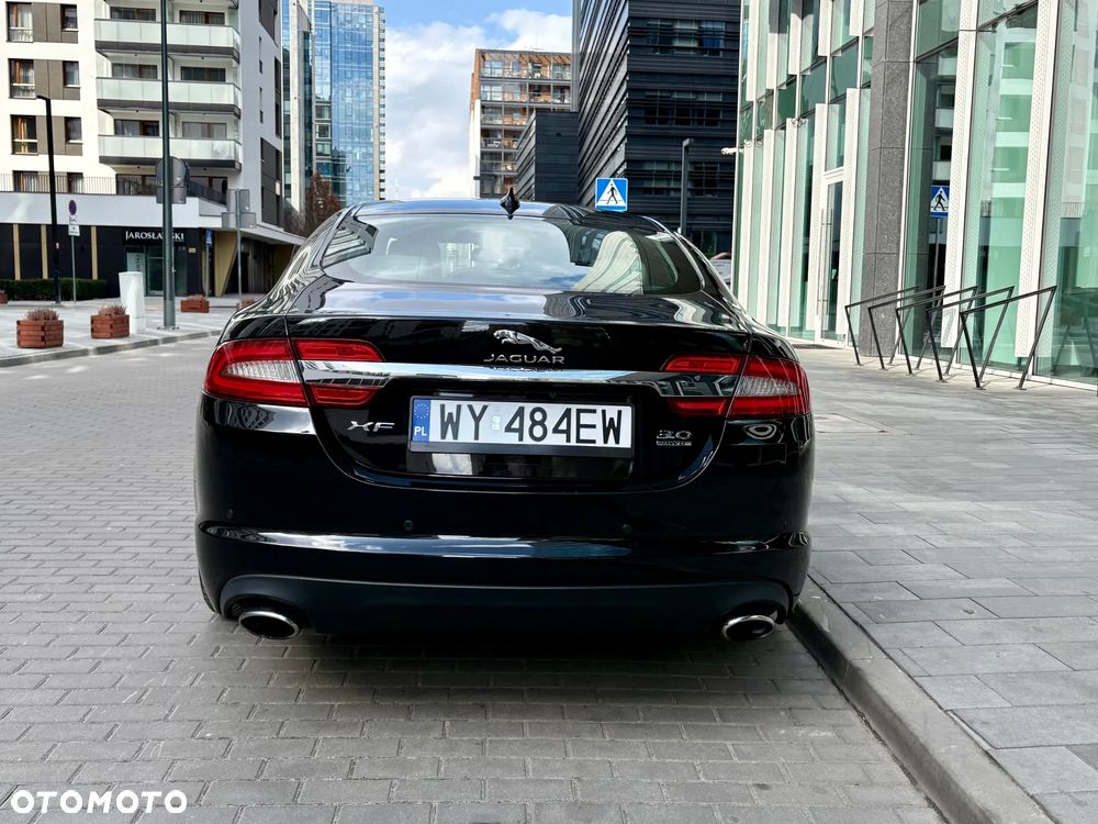 Jaguar XF 35t AWD Portfolio - 20