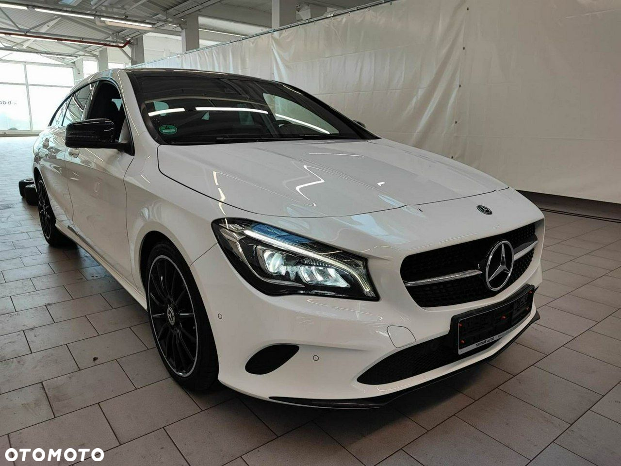 Mercedes-Benz CLA 200 AMG Line - 2