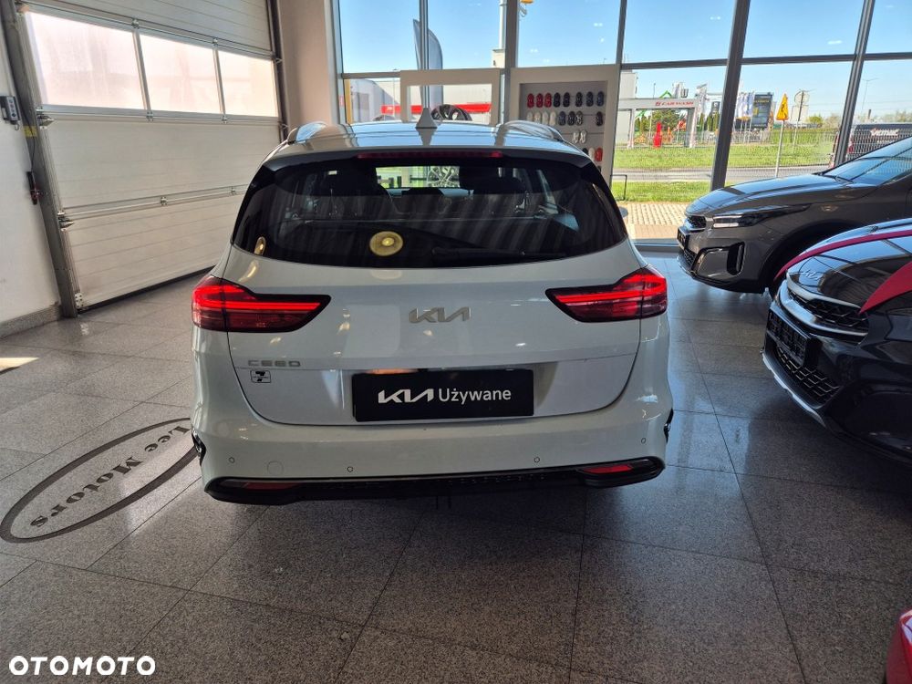 Kia Ceed 1.5 T-GDI M - 10